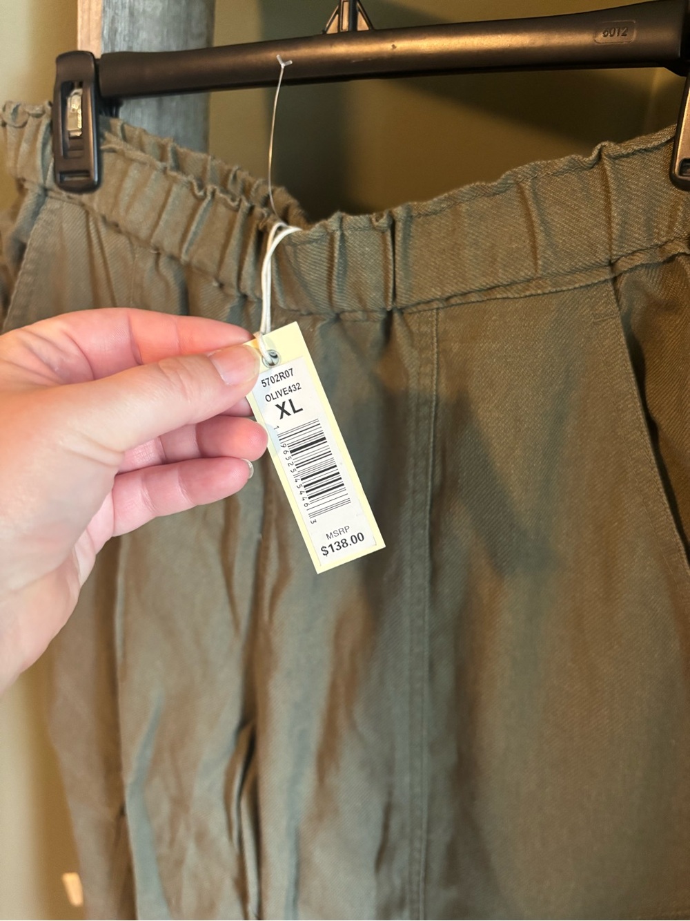 Max Studio Cargo Linen Blend Pant - Picture 6 of 9